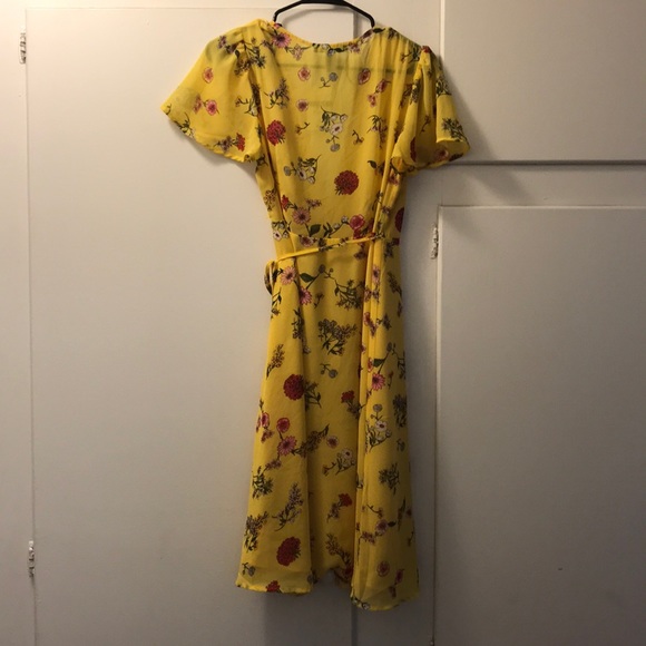 Forever 21 wrap dress - Picture 2 of 4